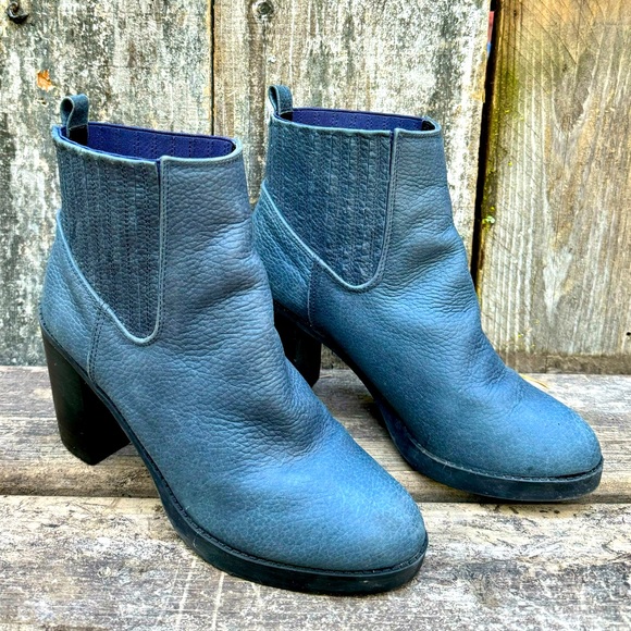 Sole Society Chelsea Boots - Picture 2 of 7